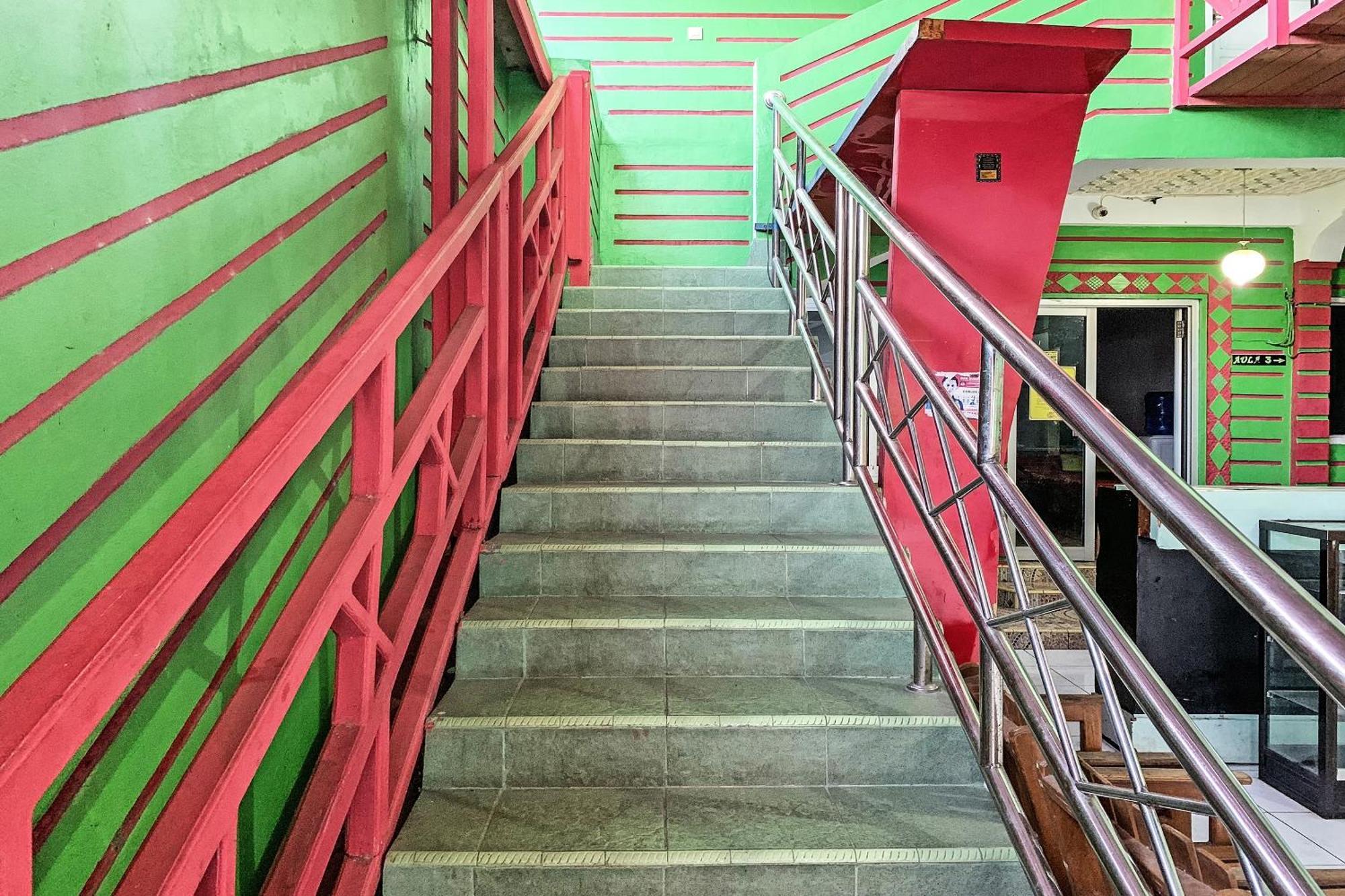 Oyo 91757 Surya Hotelneartaman Anggrek Pkk Watansoppeng Lalabata Extérieur photo