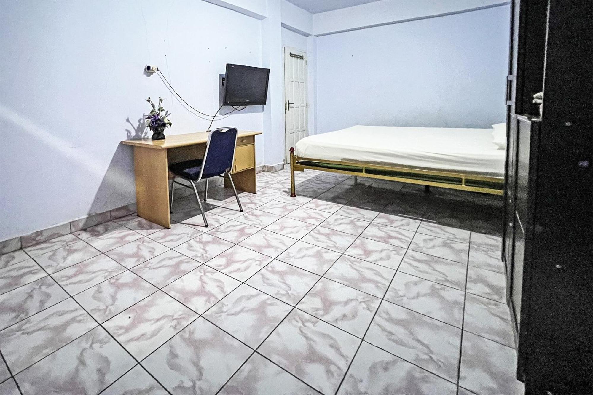 Oyo 91757 Surya Hotelneartaman Anggrek Pkk Watansoppeng Lalabata Extérieur photo